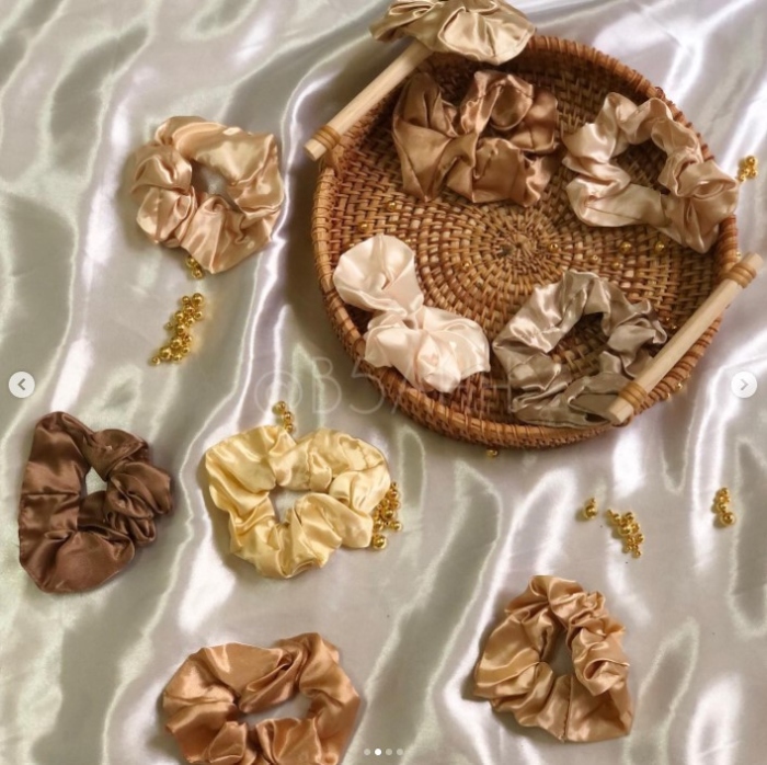 Satin scrunchies 10 pcs - Beige collection
 بكل ساتان 10 قطع - مجموعة البيج